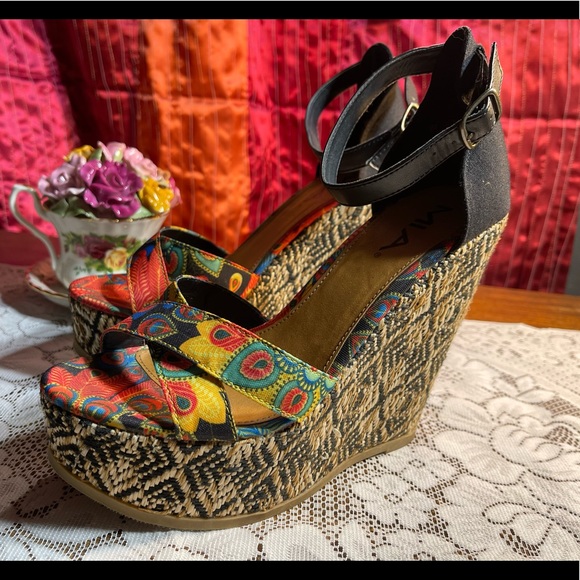 MIA Multicolor Patterned Platform Wedges - Picture 3 of 16